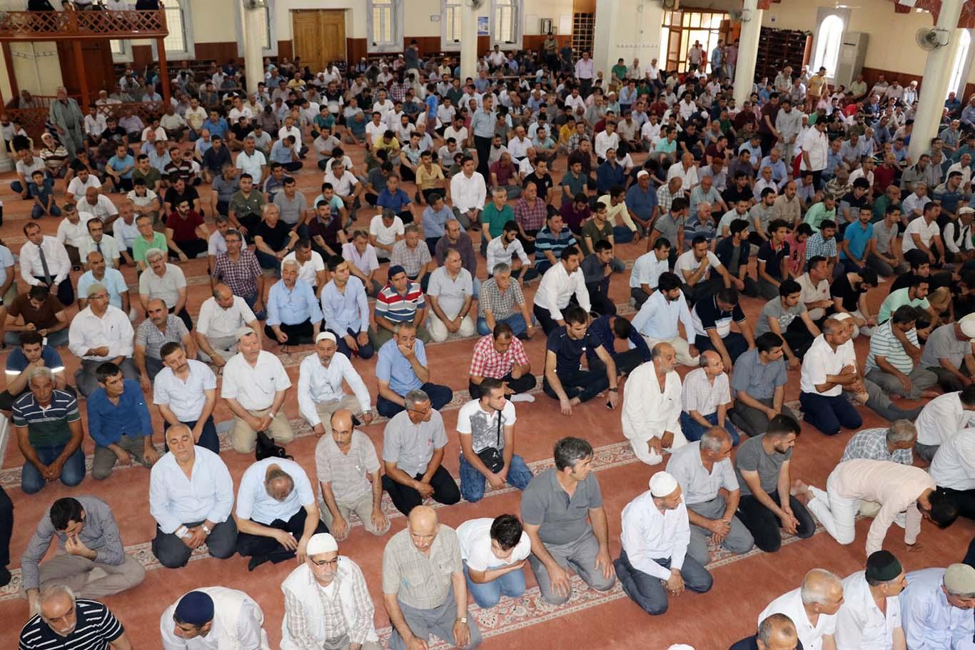 Gaziantep Ulu Camii’de 15 Temmuz şehitleri için mevlit okutuldu